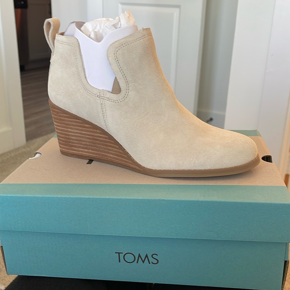 Tom’s Sahara Kallie wedge natural